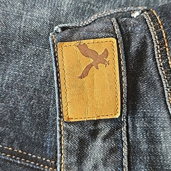 American Eagle Stretch TomGirl ButtonFly jeans size 2 - Picture 4 of 6